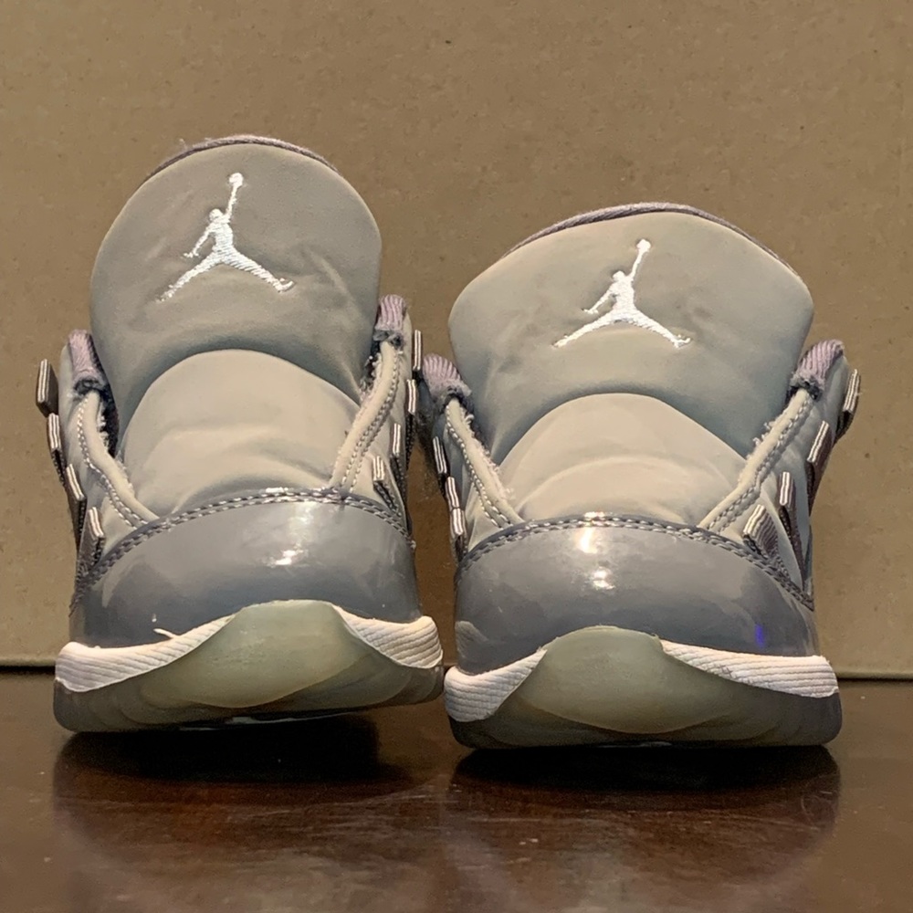 AIR JORDAN 11 RETRO LOW